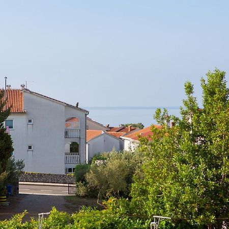 Apartments Petra Krk Town Exterior photo